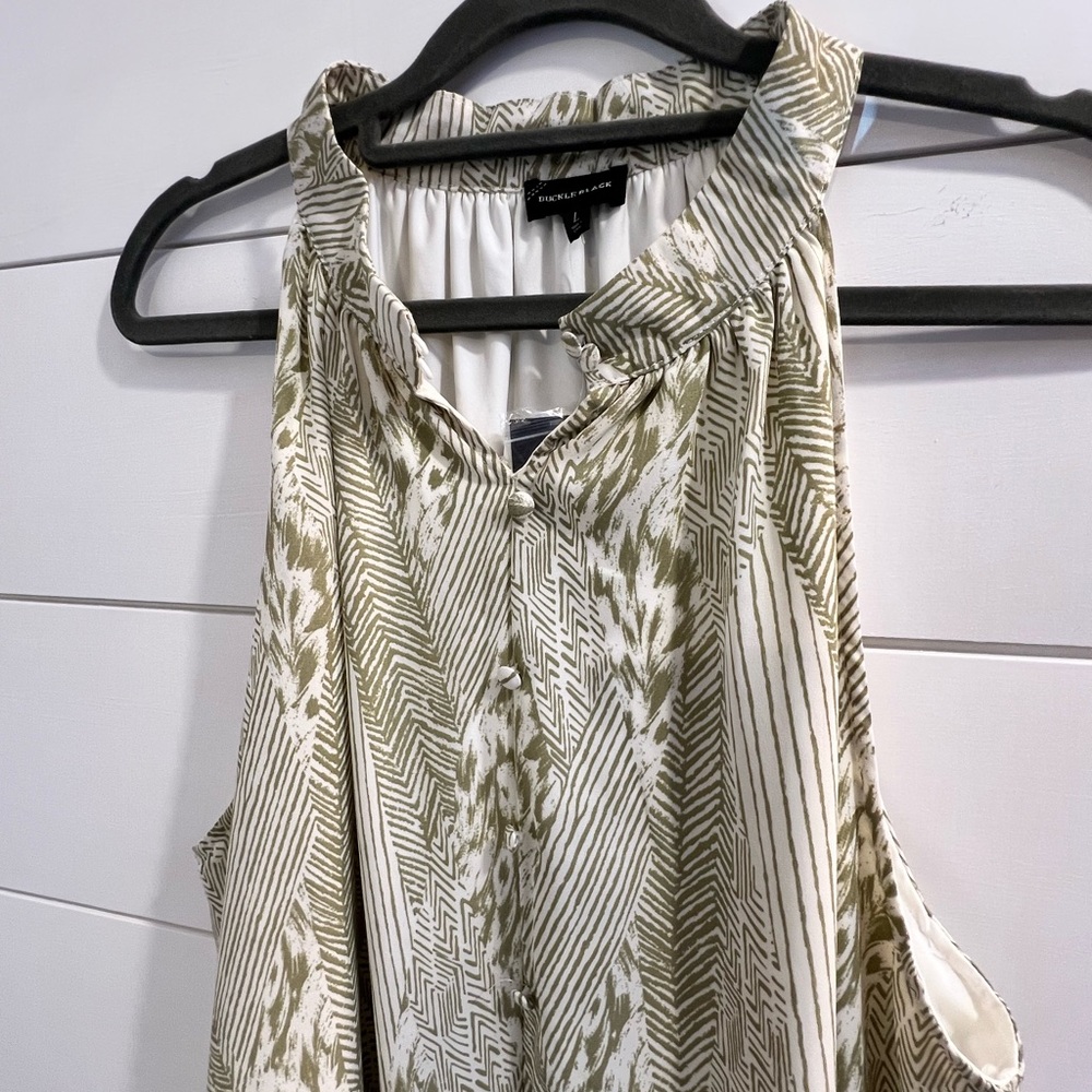 Buckle Sage Patterned Tank Top - Picture 5 of 8
